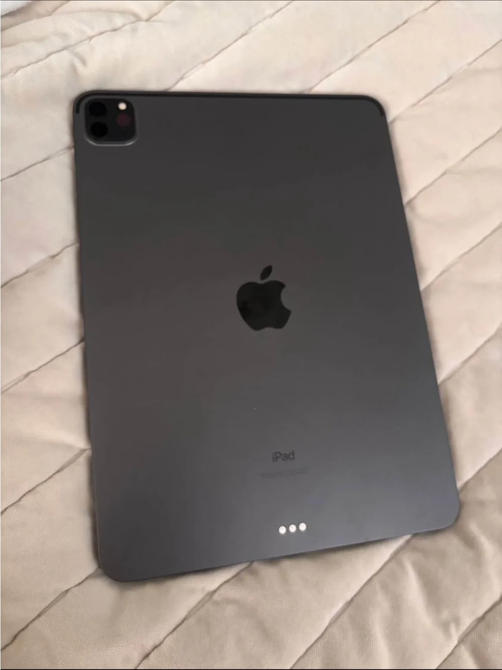 IPad Pro (11inch) (3rd generation) with Magic Keyboard, Apple Pencil, and charge